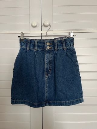 Falda vaquera Pull con etiqueta