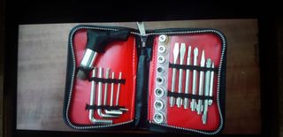 Set cacciavite con chiavi e astuccio