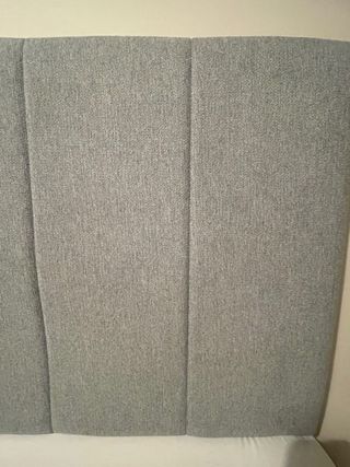 Cabecero tapizado color gris para cama de 150 cm