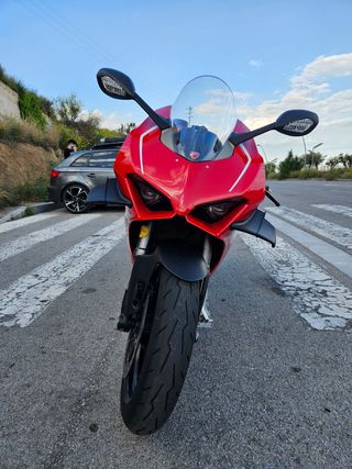 Ducati panigale v4