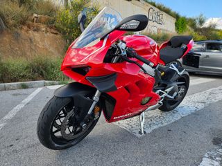 Ducati panigale v4