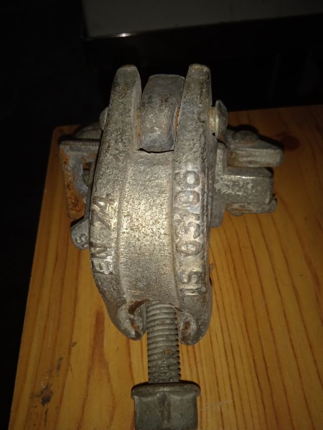 Anclajes tubos andamios