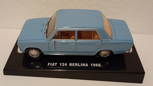 Fiat 124 berlina 1966 scala 1:43
