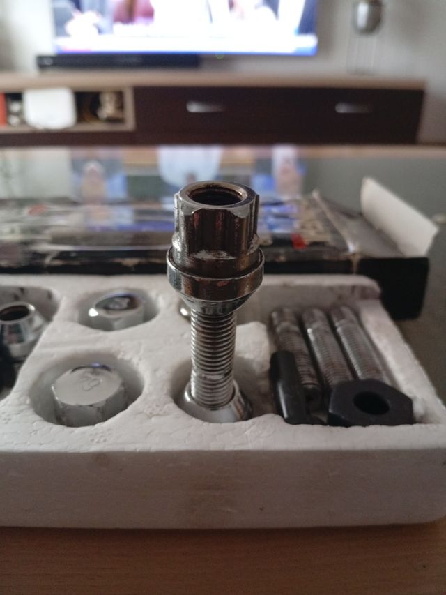 Tornillos de seguridad