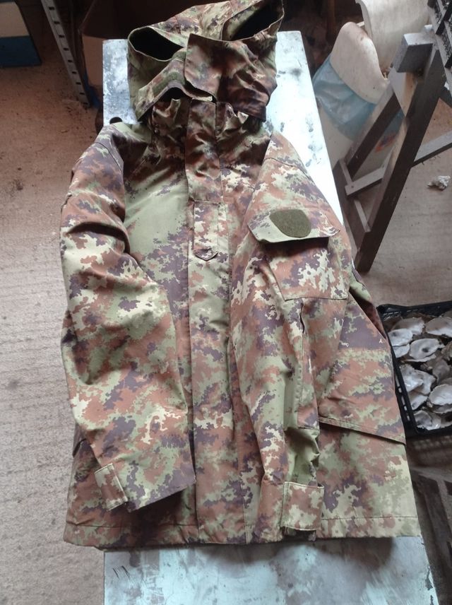 Giubbino e pantaloni, originali E. I. in goretex