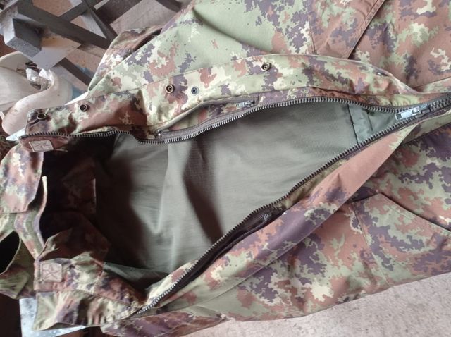 Giubbino e pantaloni, originali E. I. in goretex