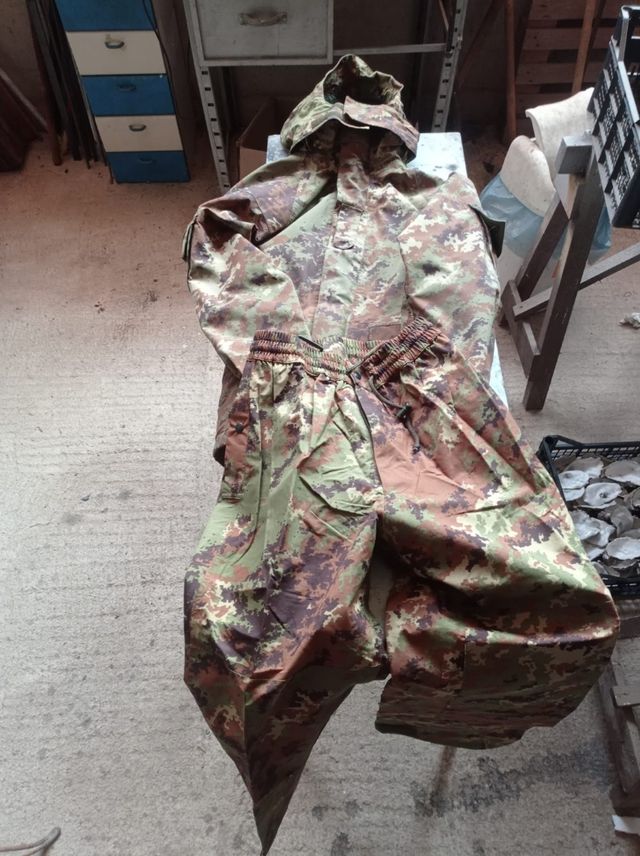 Giubbino e pantaloni, originali E. I. in goretex