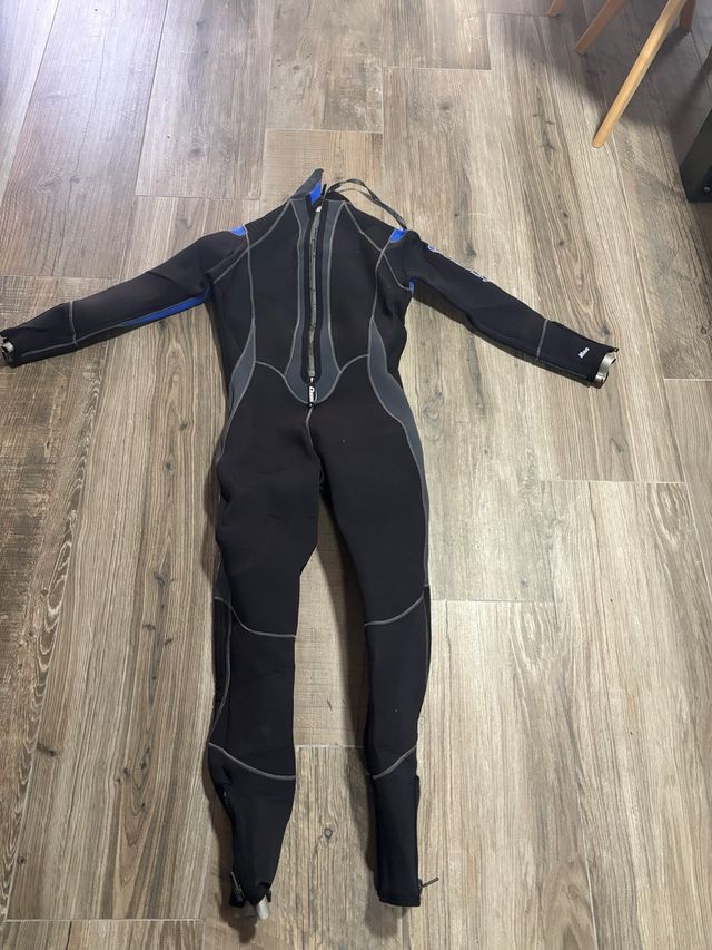 Treje de una pieza cressi