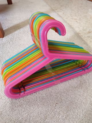 11 Perchas infantiles