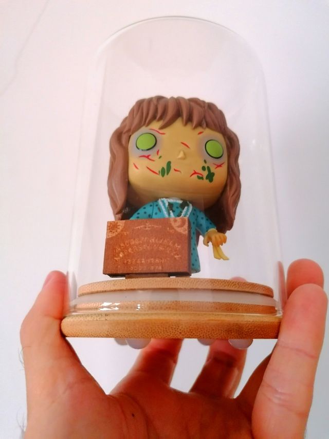 Funko Regan Expositor