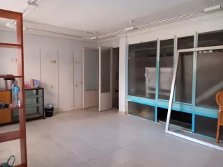 Se vende local en calle Hospicio