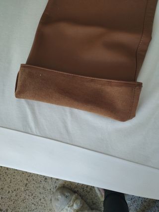 Pantalones de cuero de mujer