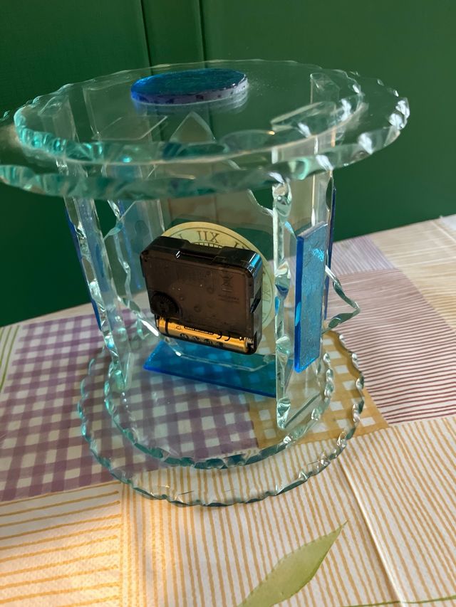 Orologio da tavolo realizzato con vetro di murano