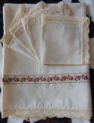 Juego Mantel y Servilletas Artesanal 