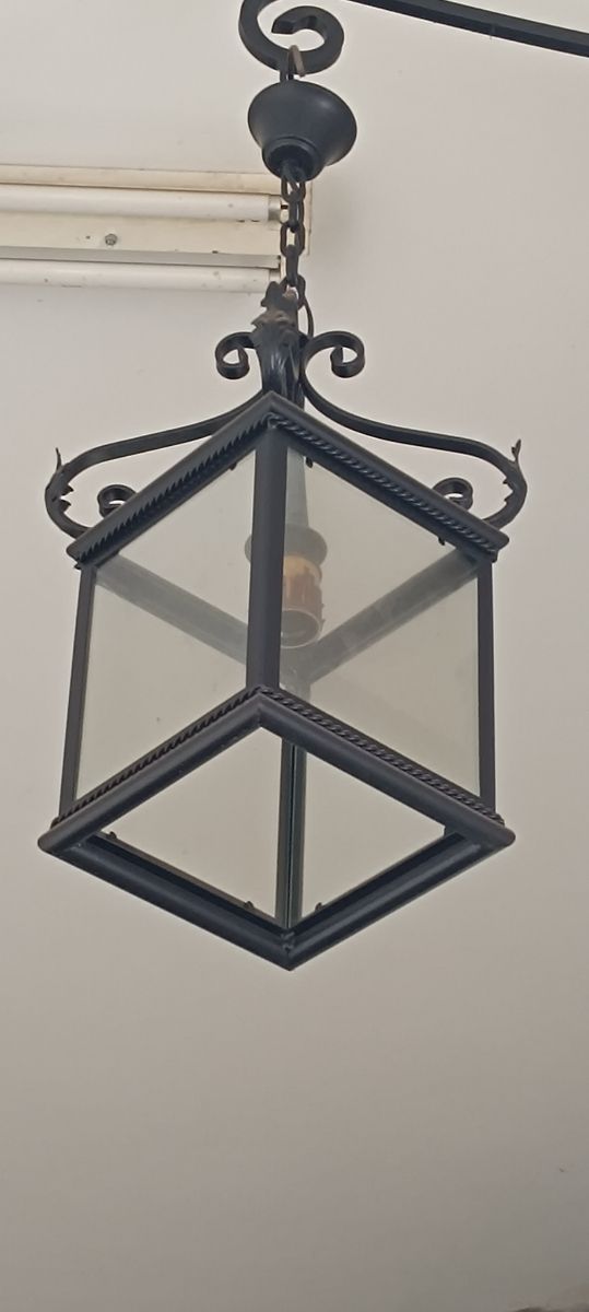 Lampara farol de forja negro