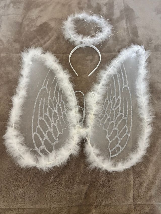 Asas de anjo e bandana