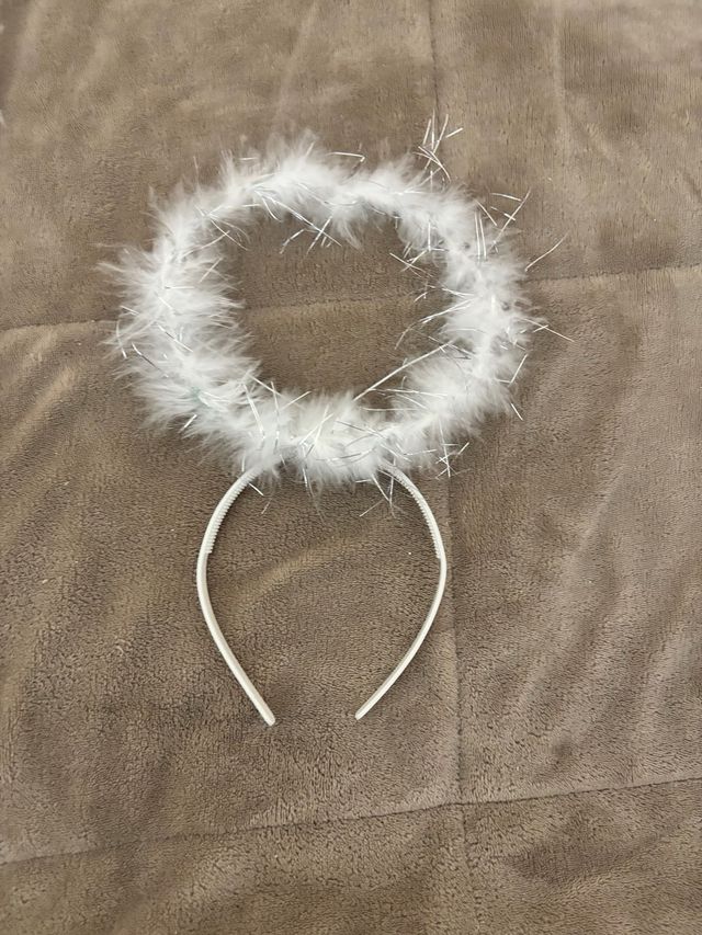 Asas de anjo e bandana