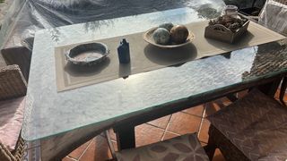 Mesa trillo antiguo  con cristal