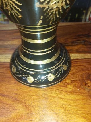 JARRON DE METAL NEGRO ORO