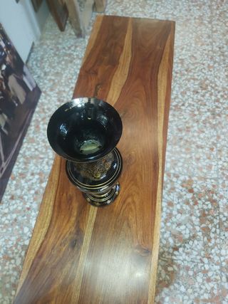 JARRON DE METAL NEGRO ORO