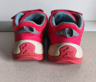 Zapatillas deportivas niños-as  T 29