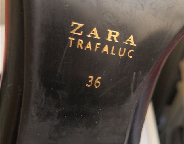 Botín tachuelas Zara 