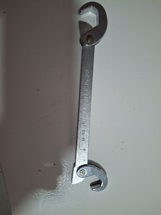 Llave  ajustable articulada 