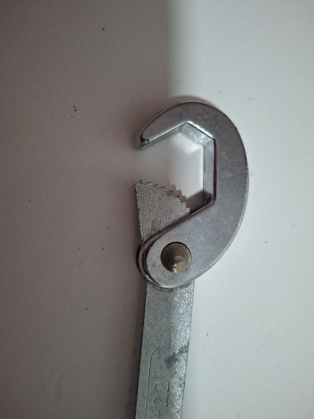 Llave  ajustable articulada 