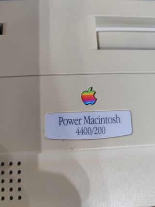 Power Macintosh 4400/200 Apple