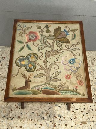 Antigua mesa auxiliar inglesa de madera años 70