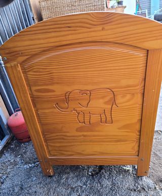 Cuna de madera maciza