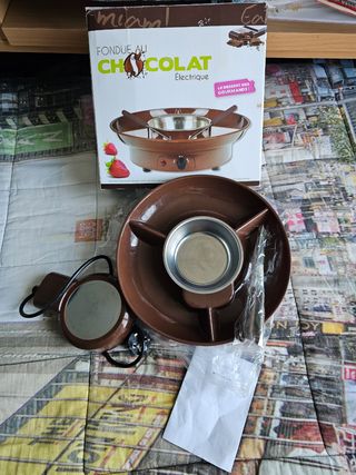 Macchina per il cioccolato e frutta