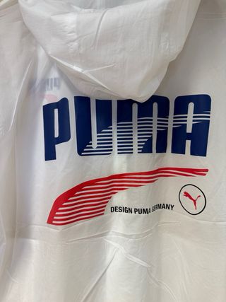 Chaqueta ligera de moda Puma cortavientos