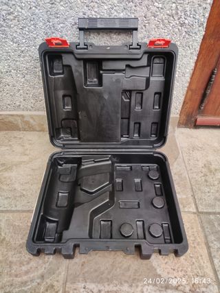 MALETIN DE HERRAMIENTAS Y 5 ACCESORIOS