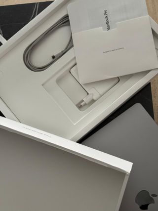 MacBook Pro de 16 pulgadas con chip M2 pro de Appl