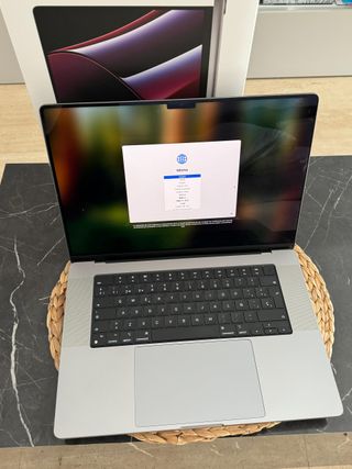 MacBook Pro de 16 pulgadas con chip M2 pro de Appl