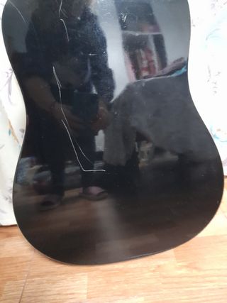 Guitarra acústica (Escucho ofertas)
