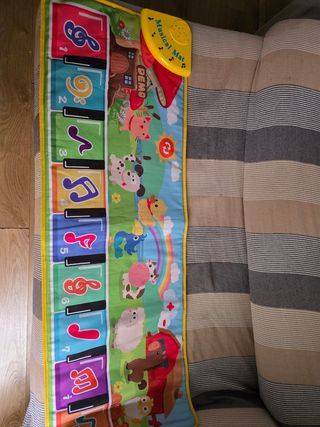 Alfombra piano bebe