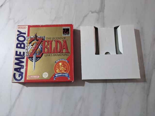 The Legend of Zelda Links Awakening Game Boy Box