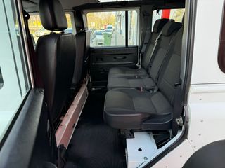 Land Rover Defender 2016