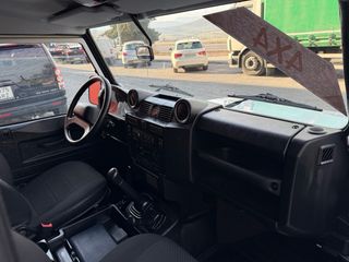 Land Rover Defender 2016