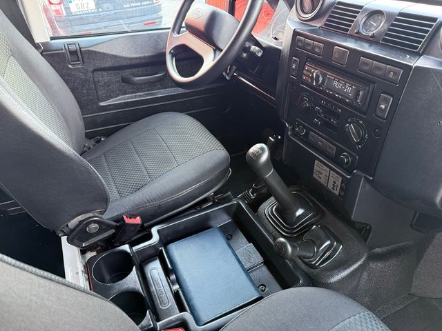 Land Rover Defender 2016