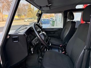 Land Rover Defender 2016