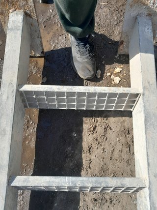 Escalera galvanizada obra 7,80m