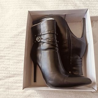 Botin tacon m
