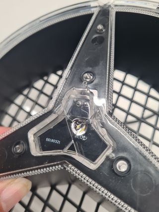 Emblema Mercedes luminoso