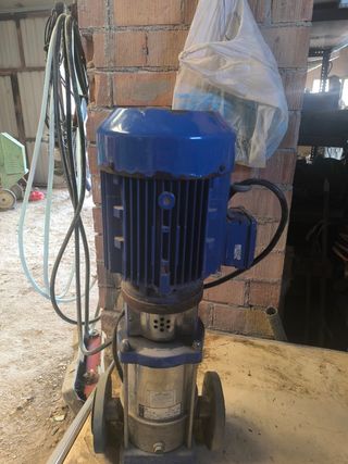 Bomba de agua de riego ideal para olivar.