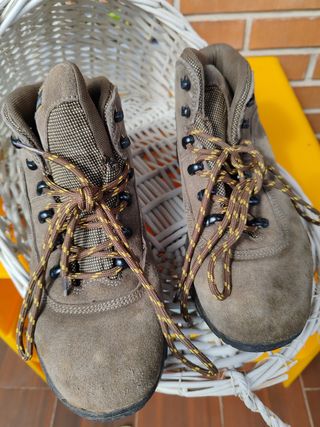 Chirucas. Botas de montaña 