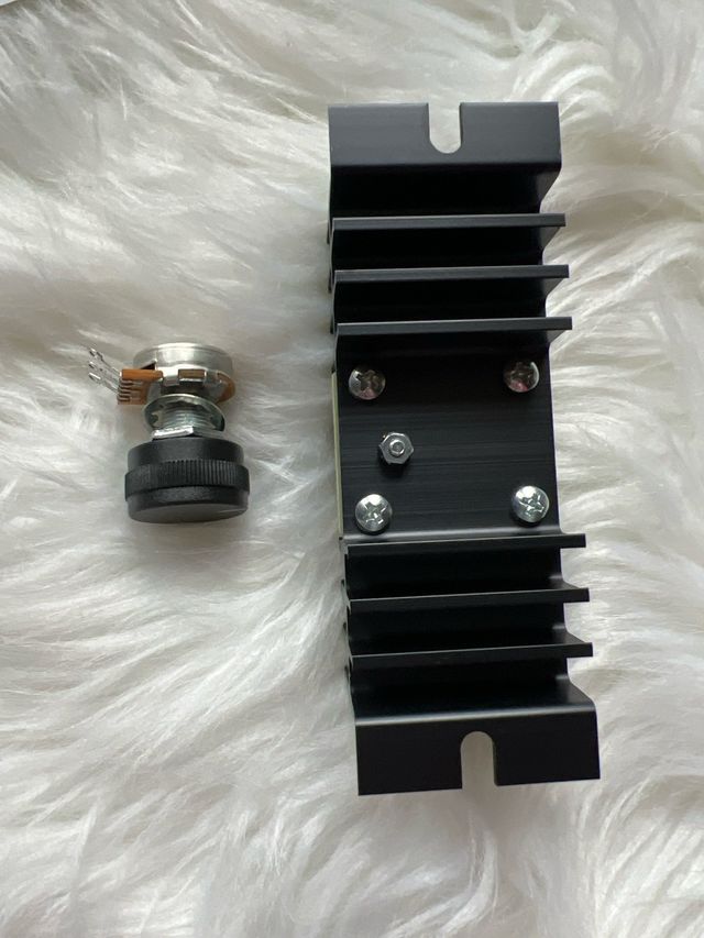 Regolatore di tensione 1000W