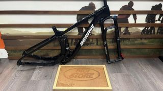 KIT CUADRO BERRIA MAKO CARBONO BTT DOBLE 29